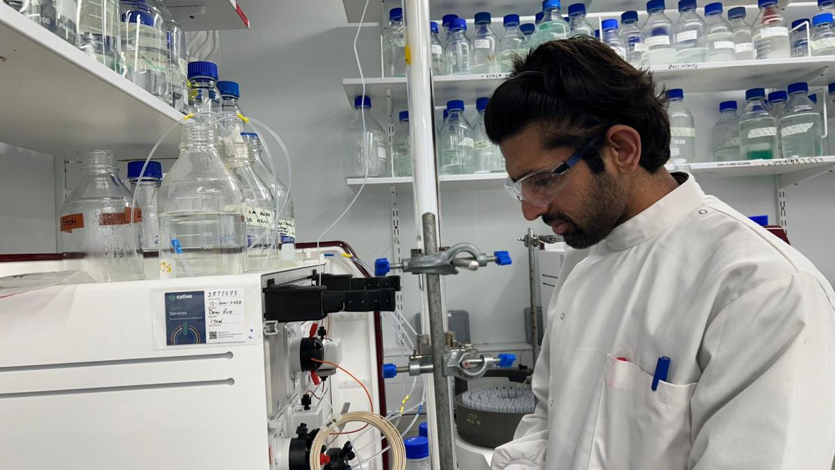 Jabir in the lab at IOI